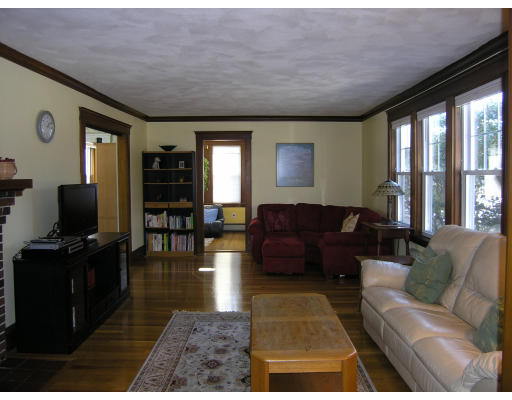 42 Brookdale Road Newton, MA 02460 - Photo 5 of 11 Gallery Image 5