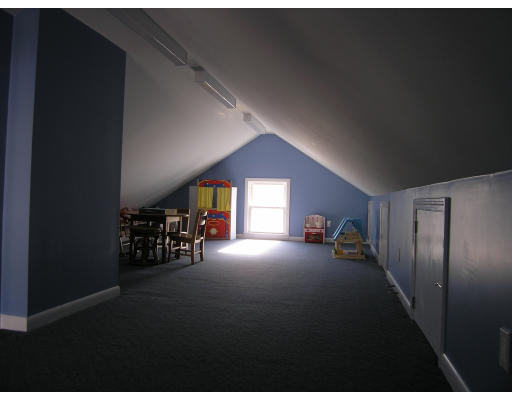 42 Brookdale Road Newton, MA 02460 - Photo 10 of 11 Gallery Image 10