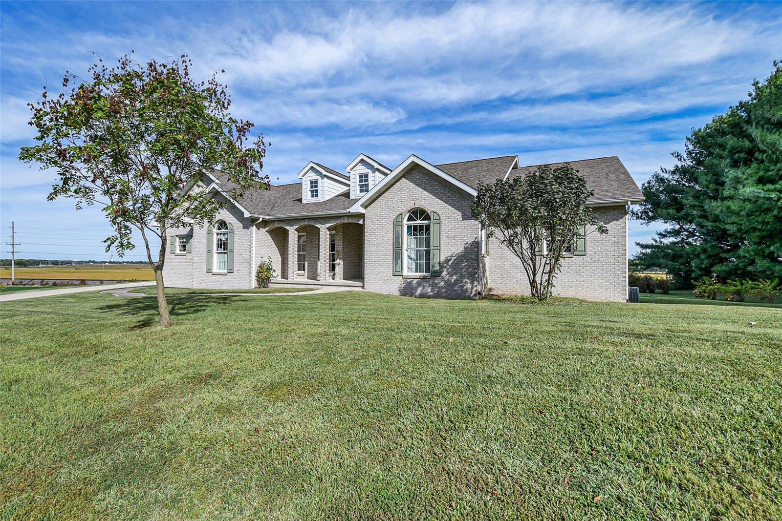 13095 Trestle Road Highland, IL 62249 - Photo 2 of 27