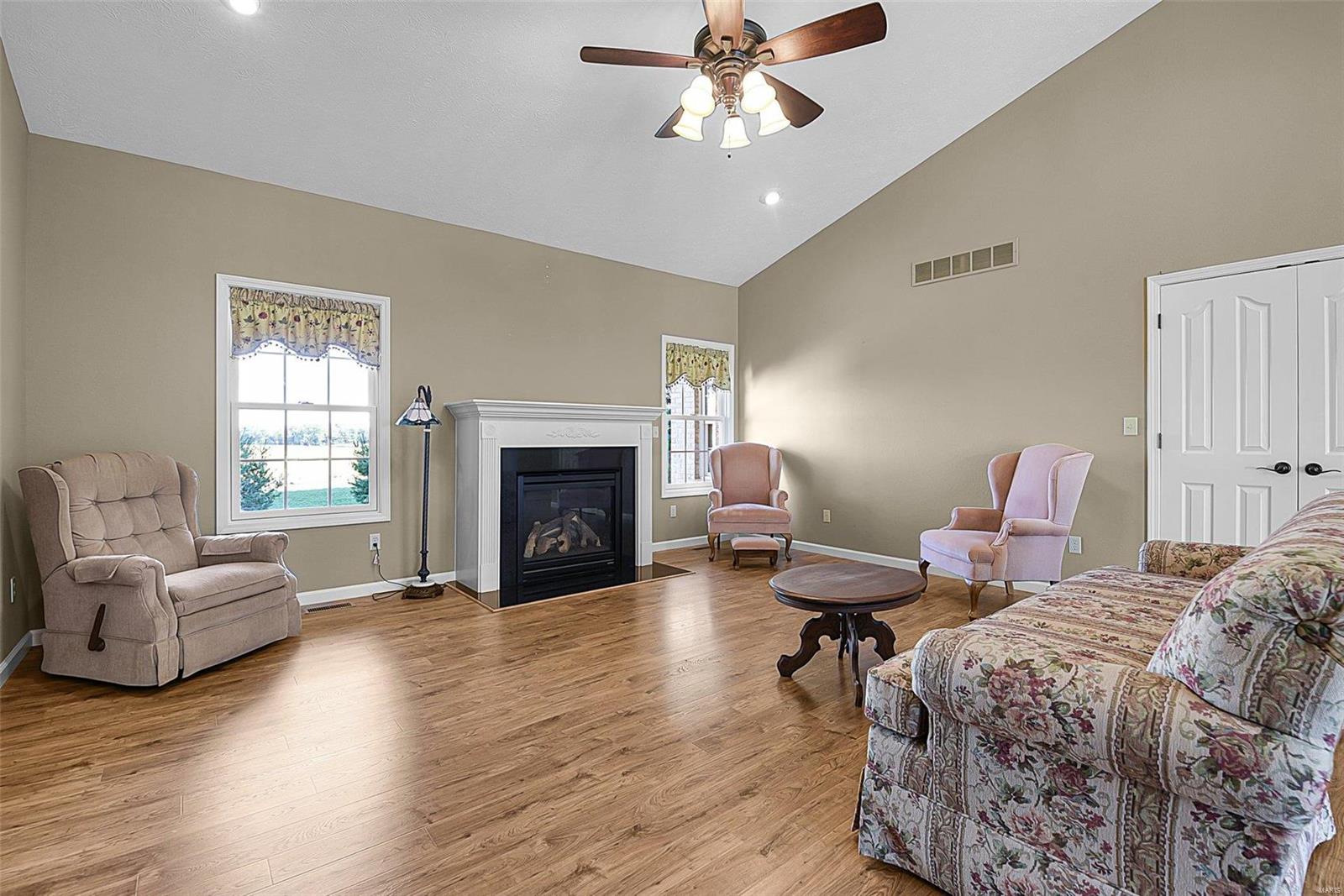 13095 Trestle Road Highland, IL 62249 - Photo 6 of 27