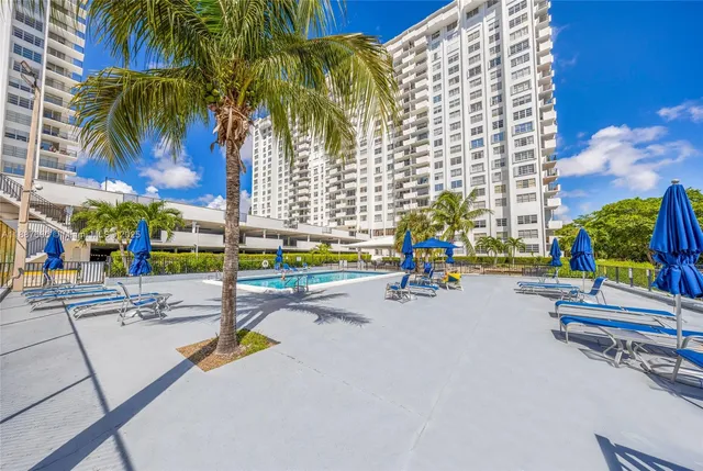 a area with lots of table and chairs