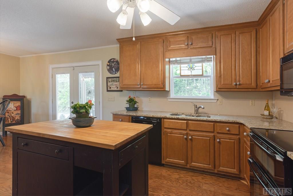 53 Eagle Ridge Road Sapphire, NC 28774 - Photo 11 of 46 Gallery Image 11