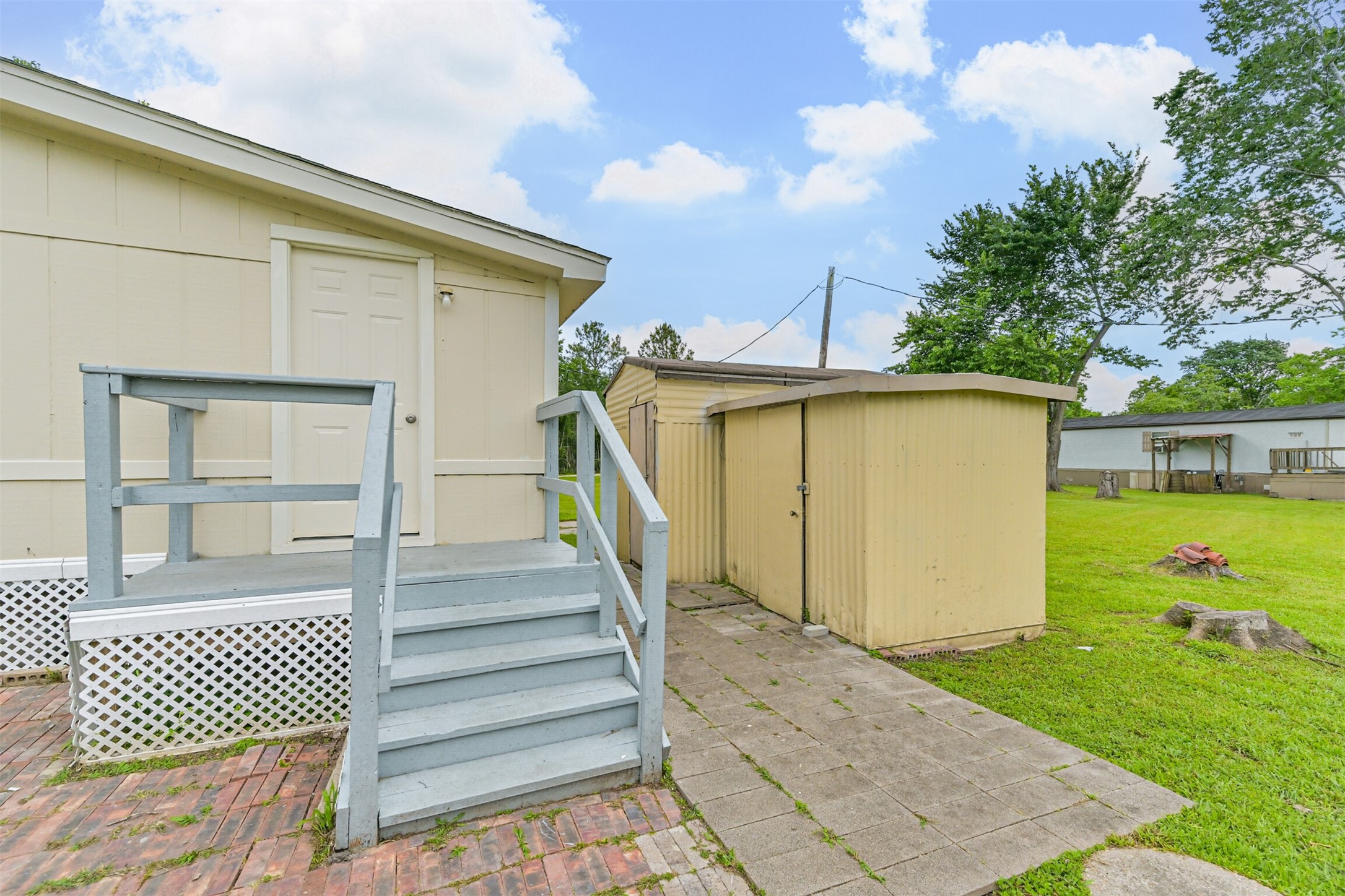 1749 Max Road, Unit 4 Pearland, TX 77581 - Photo 26 of 33 Side steps to exterior