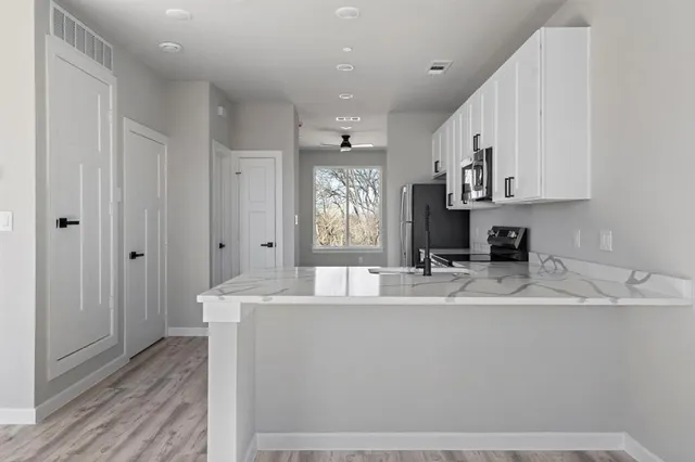 $1,400 | 948 South Corinth St Road, Unit 3, Dallas, TX 75203