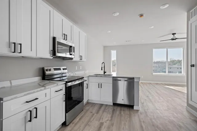 $1,400 | 948 South Corinth St Road, Unit 3, Dallas, TX 75203