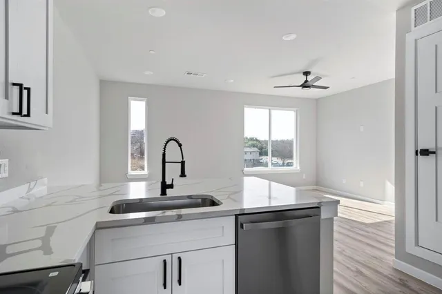 $1,400 | 948 South Corinth St Road, Unit 3, Dallas, TX 75203