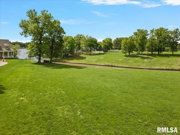 $129,900 | 39 Lake Vista Drive, Taylorville, IL 62568