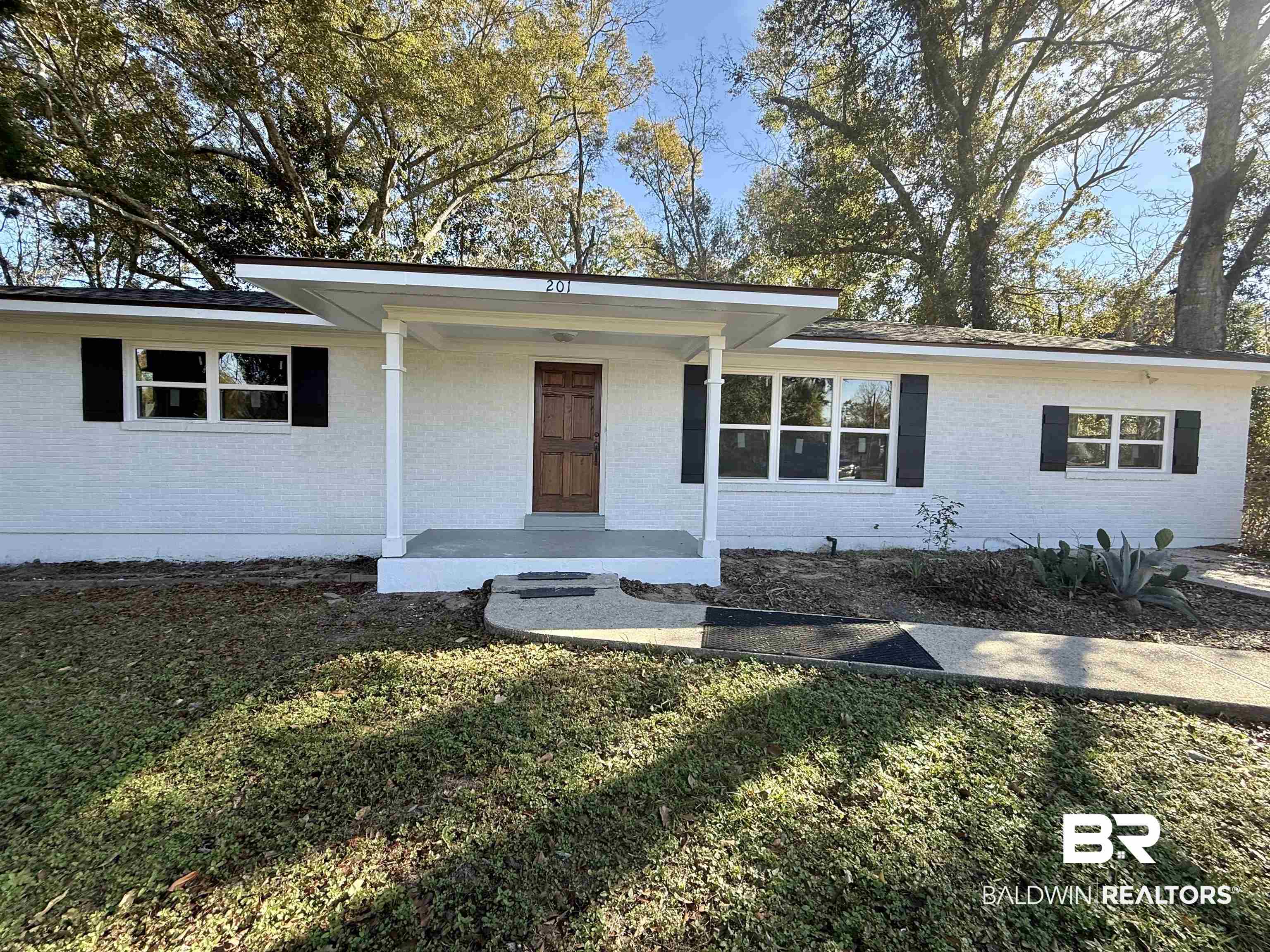 201 South Stuart Street Foley, AL 36535 - Photo 2 of 16
