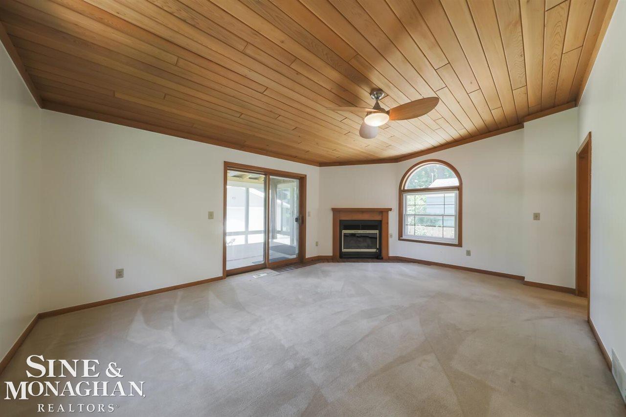 1928 Prestwick Road Grosse Pointe Woods, MI 48236 - Photo 29 of 46