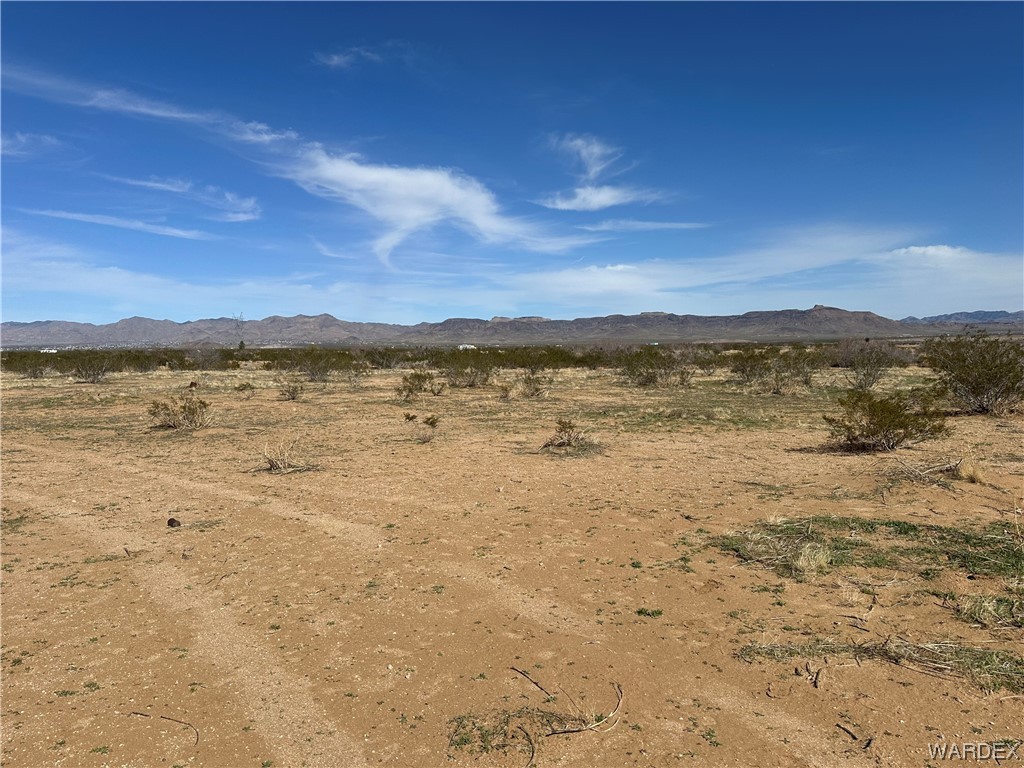 2596 Pinon Road Golden Valley, AZ 86413 - Photo 2 of 4