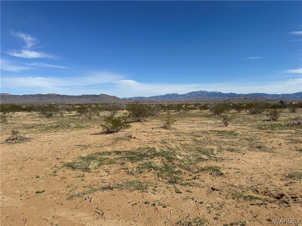 2596 Pinon Road Golden Valley, AZ 86413 - Photo 3 of 4