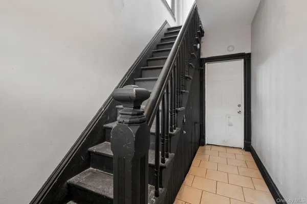 $389,000 | 72 1/2 Henry Avenue, Newburgh, NY 12550