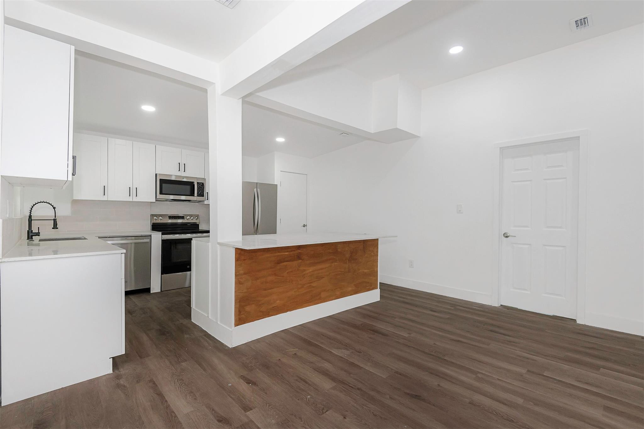302 Southwest 15th Street Dania Beach, FL 33004 - Photo 9 of 69 Photo 9