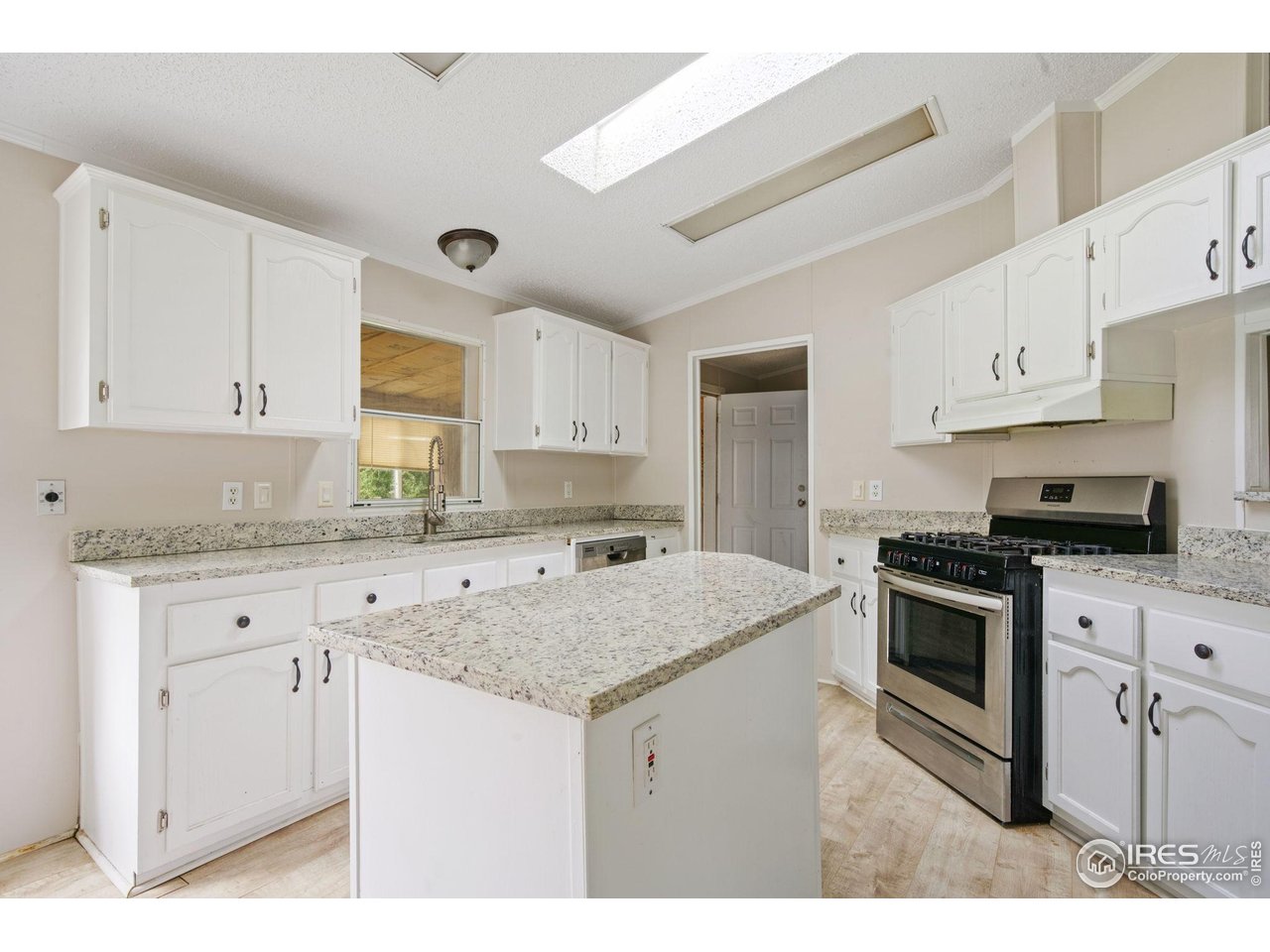 401 North Timberline Road, Unit 142 Fort Collins, CO 80524 - Photo 5 of 16 Kitchen