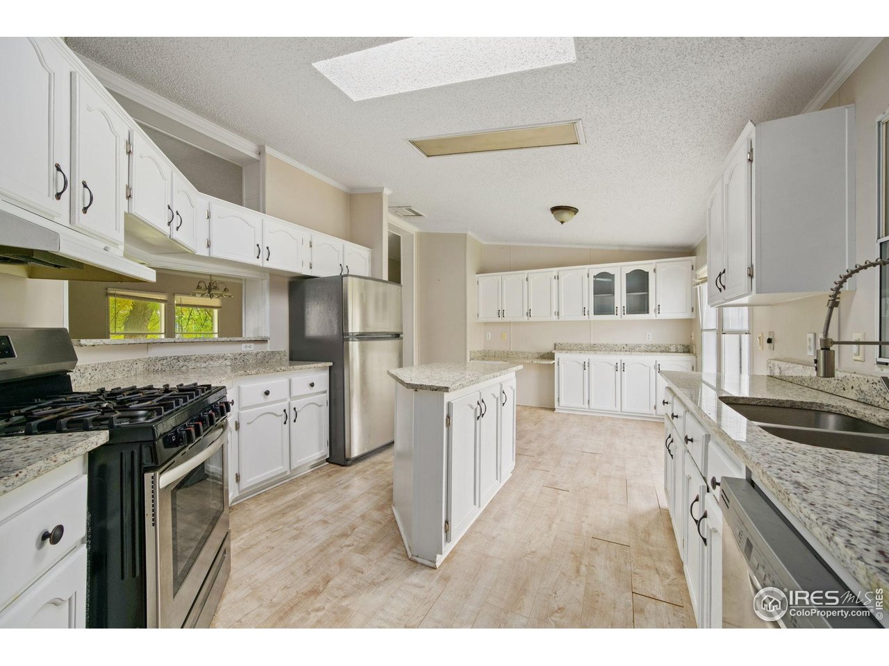 401 North Timberline Road, Unit 142 Fort Collins, CO 80524 - Photo 8 of 16 Kitchen