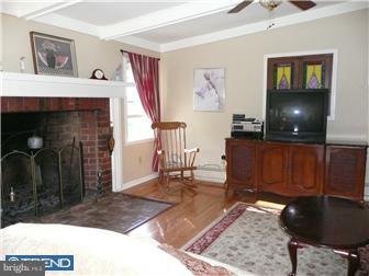 5 Petunia Road Levittown, PA 19056 - Photo 3 of 11 Family Room