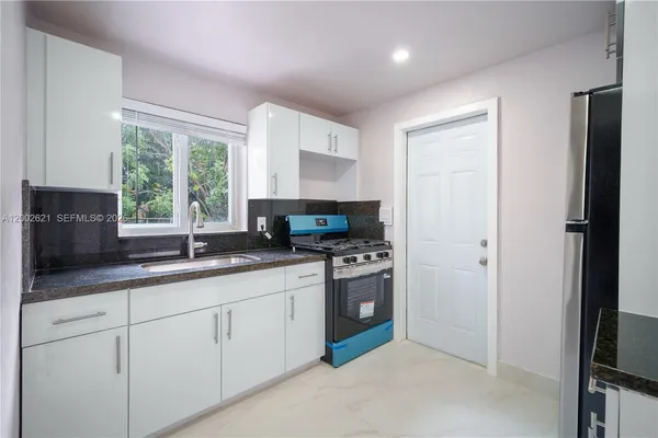 $2,450 | 2456 Jackson Street, Unit 1, Hollywood, FL 33020