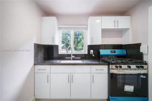 $2,450 | 2456 Jackson Street, Unit 1, Hollywood, FL 33020