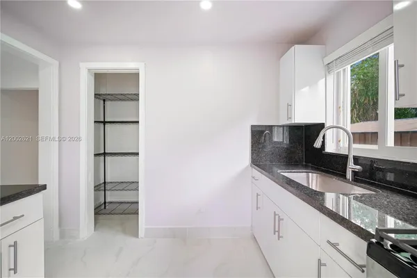 $2,450 | 2456 Jackson Street, Unit 1, Hollywood, FL 33020