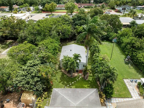 $2,450 | 2456 Jackson Street, Unit 1, Hollywood, FL 33020