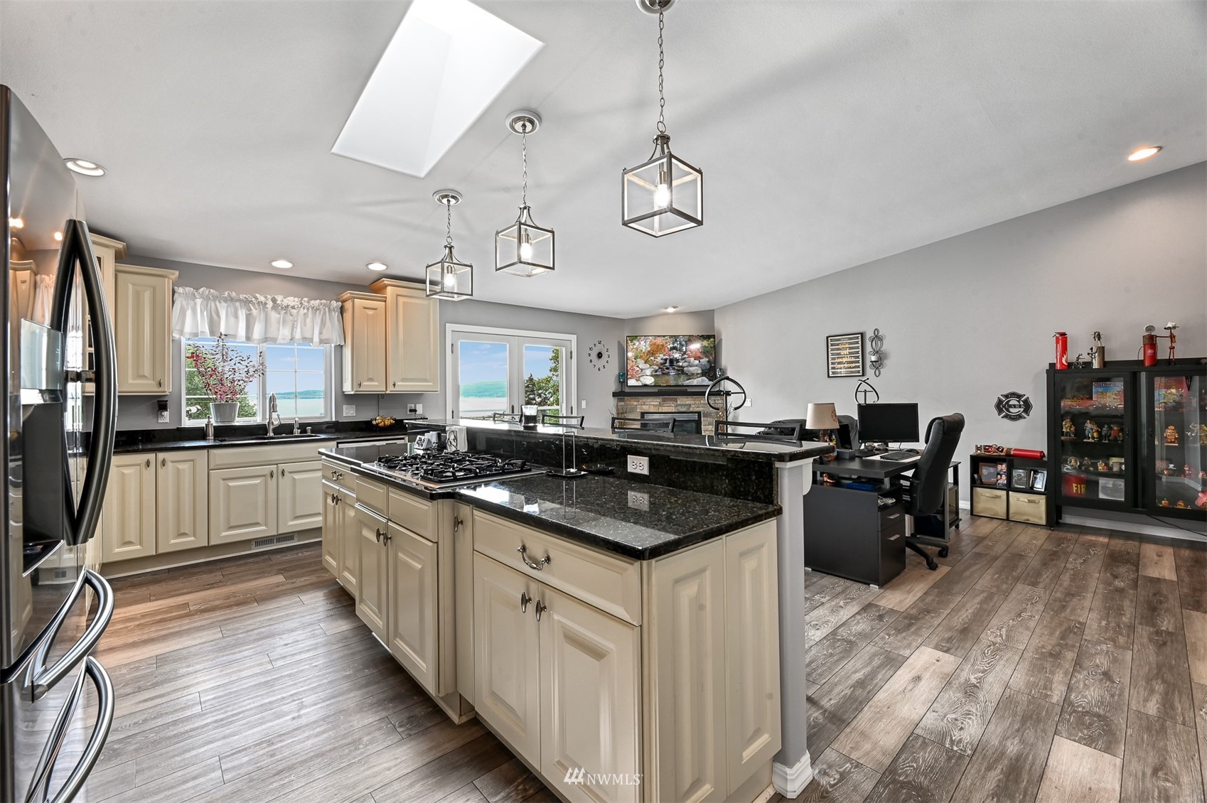 1706 Terrace Heights Road Oak Harbor, WA 98277 - Photo 10 of 40 Gallery Image 10