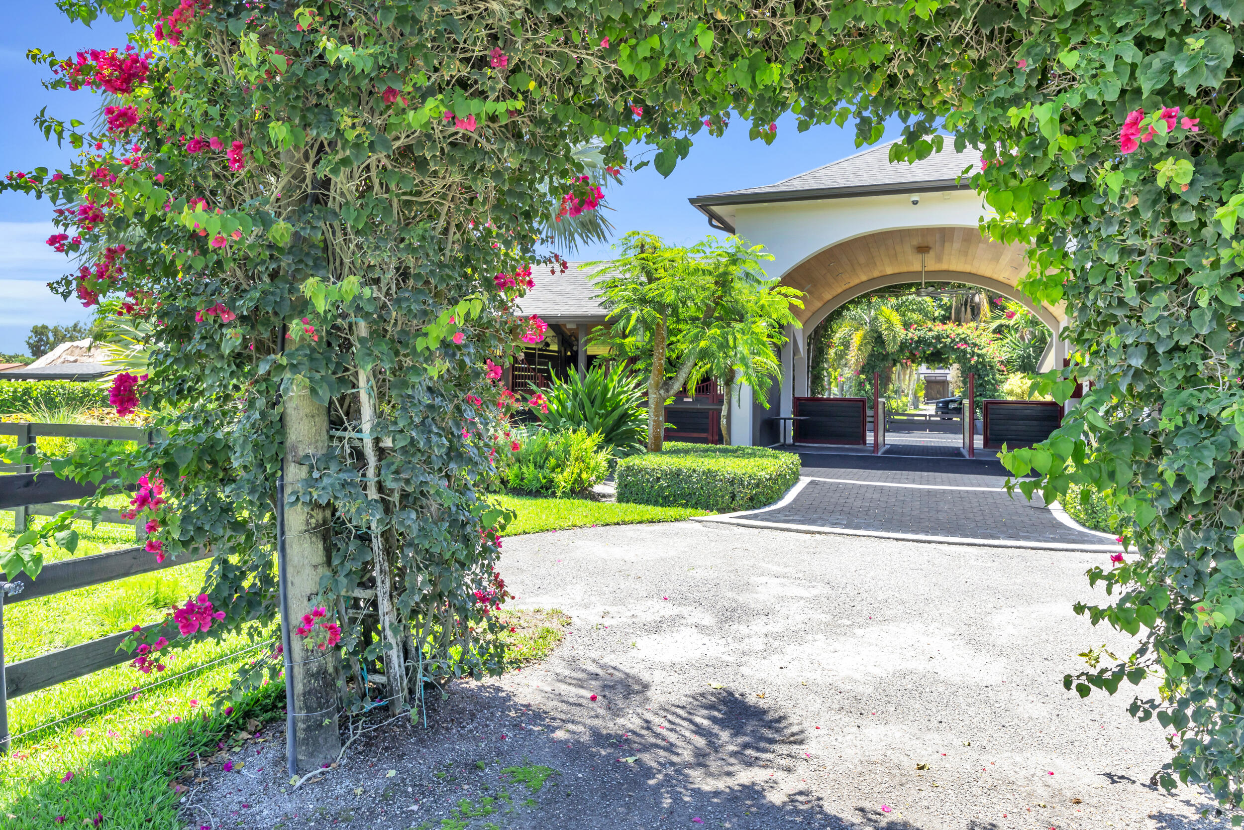 12880 Indian Mound Road Wellington, FL 33449 - Photo 4 of 43 a view of statue in a garden