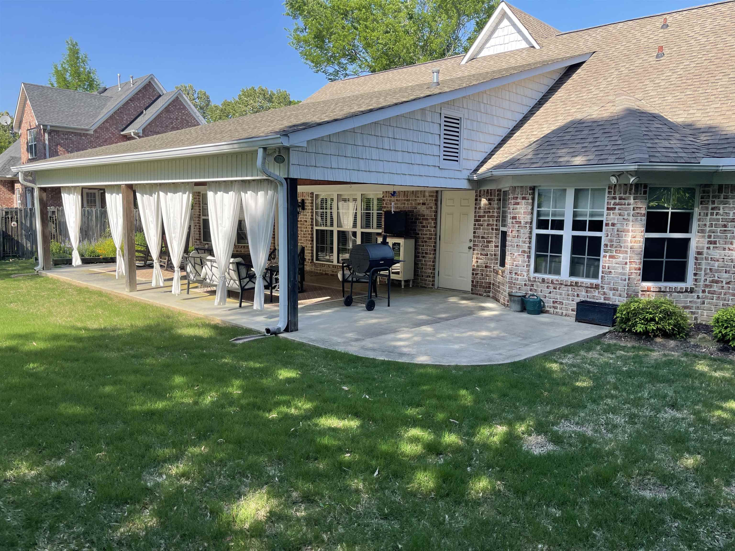 17 Flagstone Drive Jackson, TN 38305 - Photo 2 of 16 a view of a house with a yard porch and sitting area