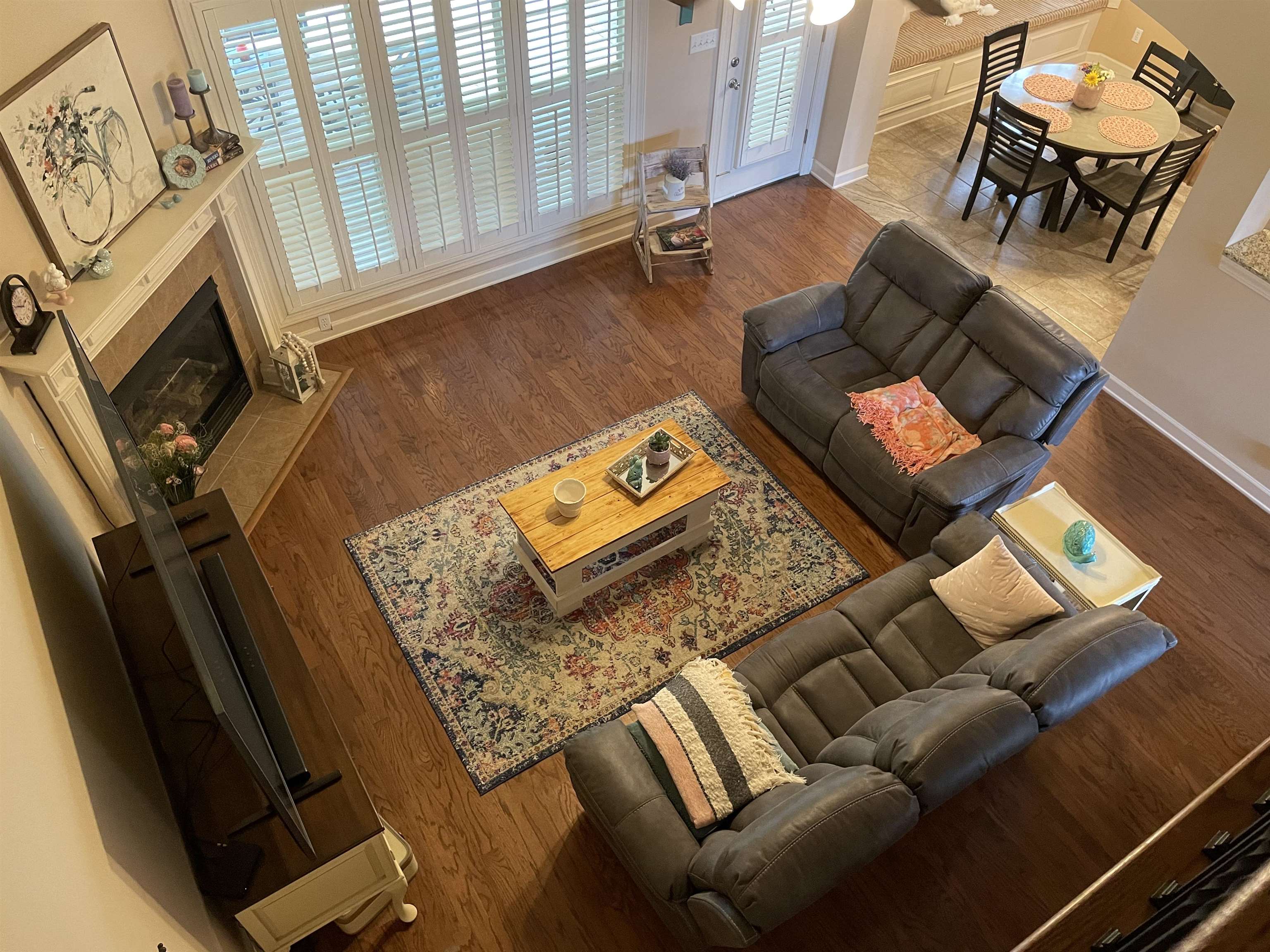 17 Flagstone Drive Jackson, TN 38305 - Photo 4 of 16 a living room with furniture and a fireplace