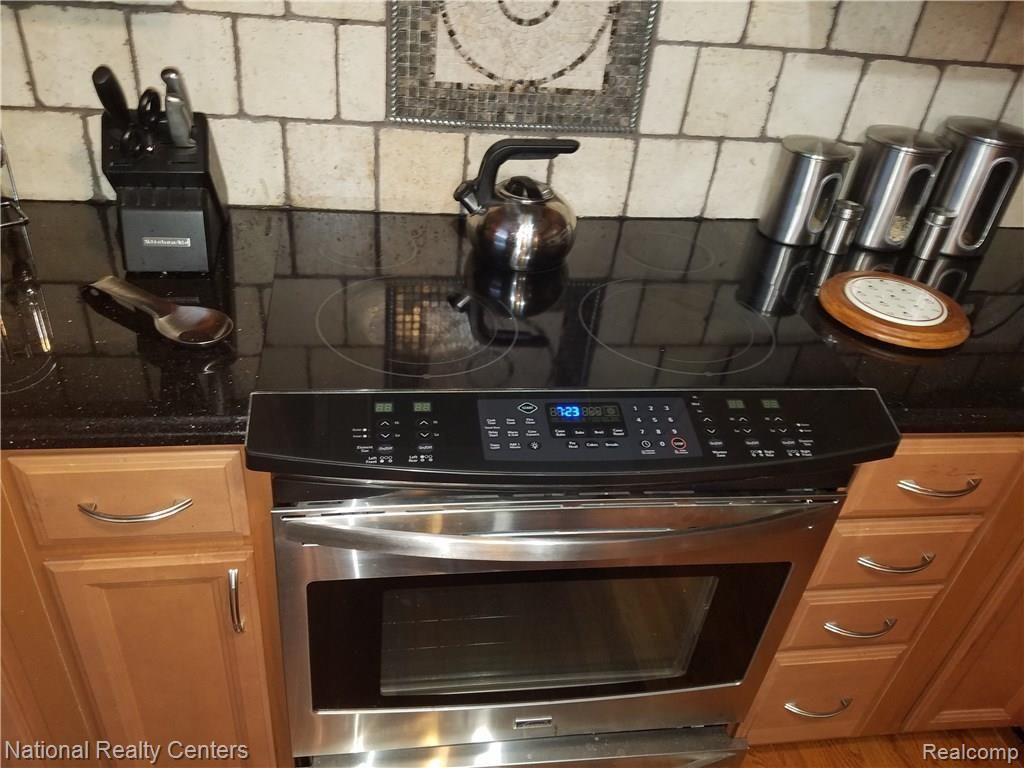 253 Oak Ridge Drive, Unit 44 Pontiac, MI 48341 - Photo 7 of 38