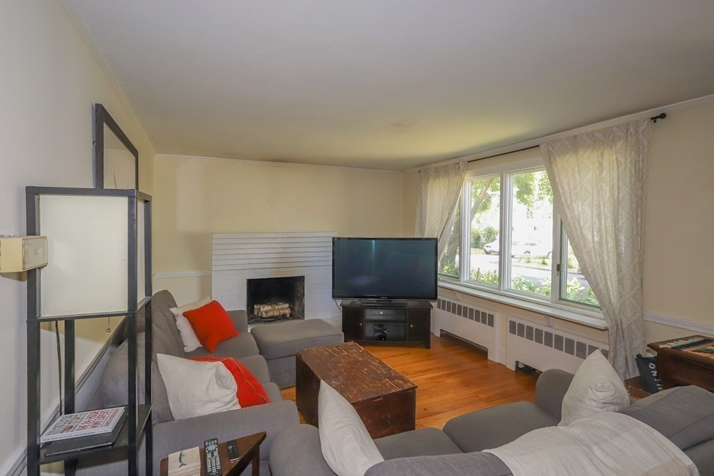 4 Lucia Road Marblehead, MA 01945 - Photo 3 of 19