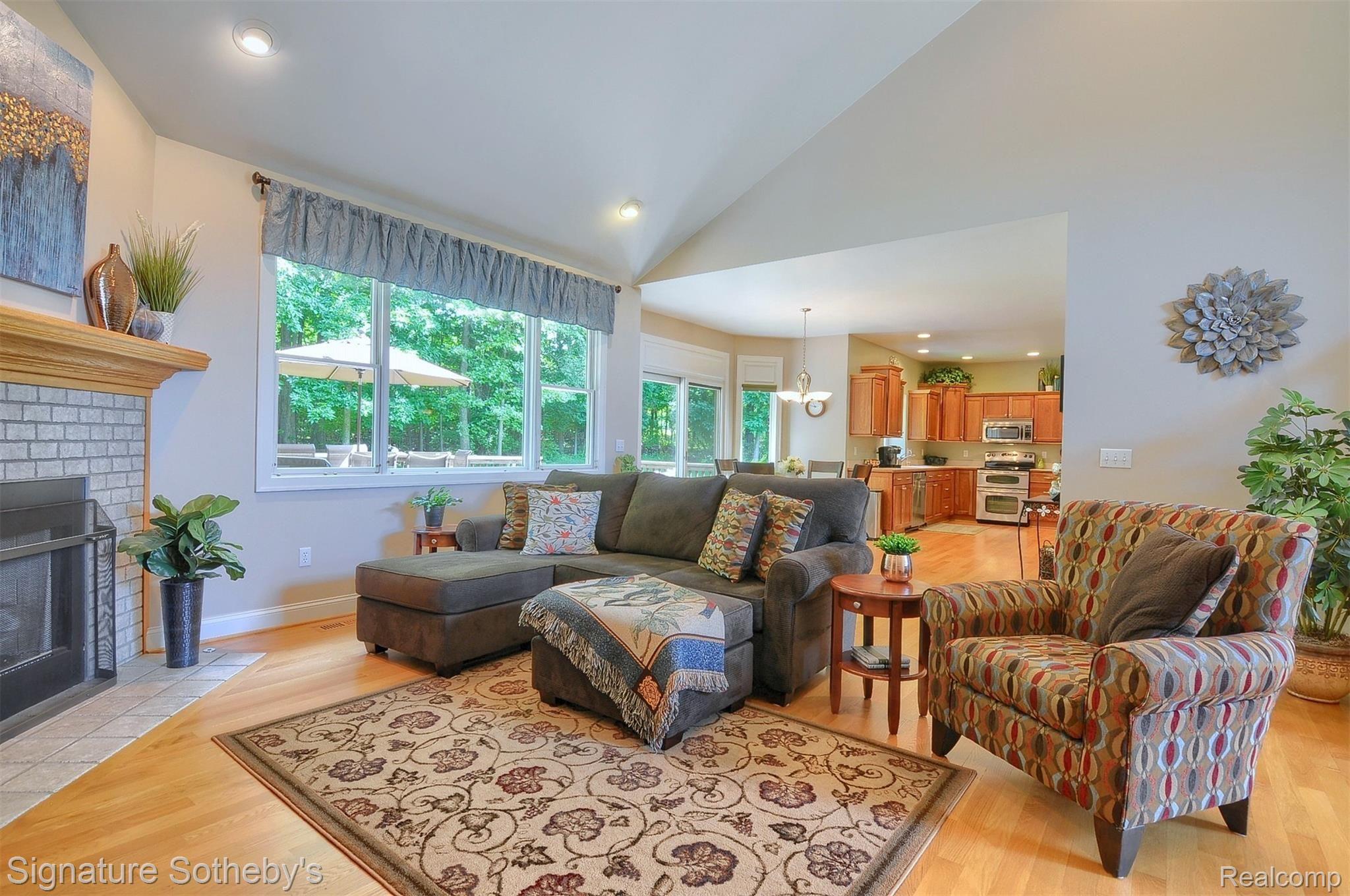 12293 Ivy Lane Fenton, MI 48430 - Photo 3 of 43 Beautiful views through Pella windows!
