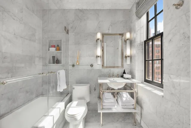 $6,250,000 | 21 East 66th Street, Unit 8W | Lenox Hill