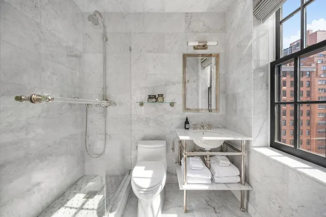 $6,250,000 | 21 East 66th Street, Unit 8W | Lenox Hill