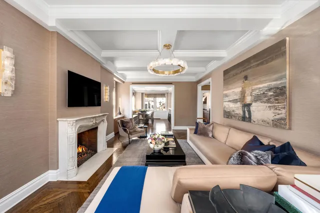 $6,250,000 | 21 East 66th Street, Unit 8W | Lenox Hill