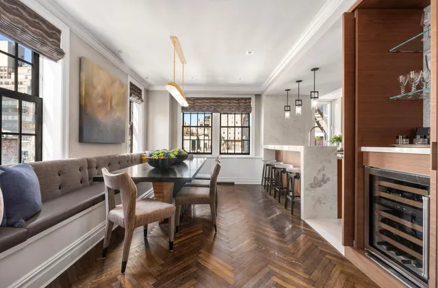$6,250,000 | 21 East 66th Street, Unit 8W | Lenox Hill