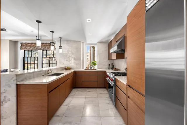 $6,250,000 | 21 East 66th Street, Unit 8W | Lenox Hill