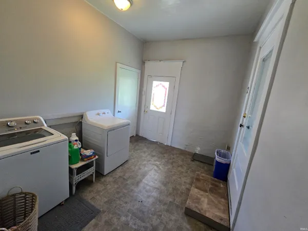 $179,900 | 1526 South Burlington Drive, Unit 1, Muncie, IN 47302