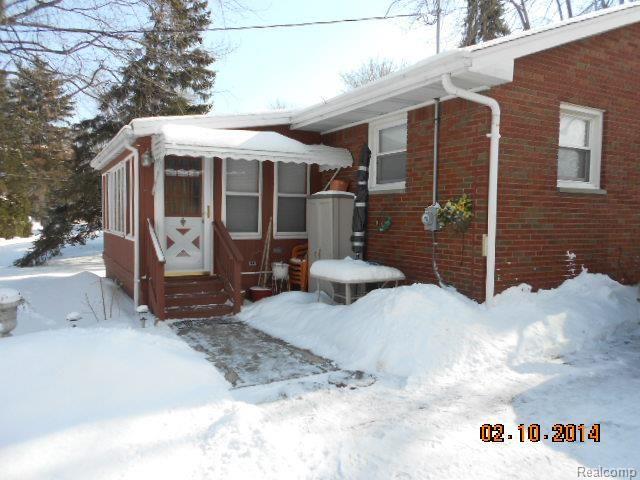 3398 South Custer Road Monroe, MI 48161 - Photo 2 of 22 DSCN2335.jpg