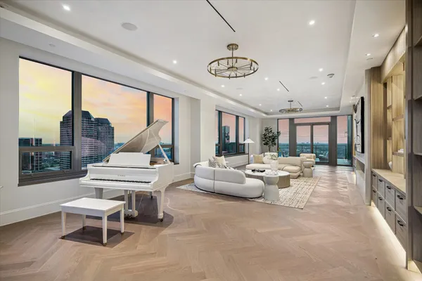 $9,997,000 | 1275 South Post Oak Lane, Unit 2502, Houston, TX 77056