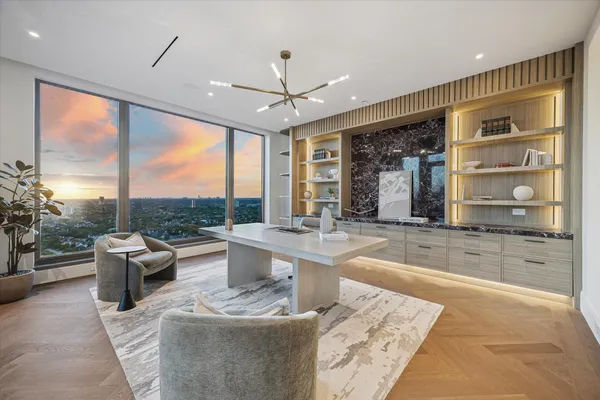 $9,997,000 | 1275 South Post Oak Lane, Unit 2502, Houston, TX 77056