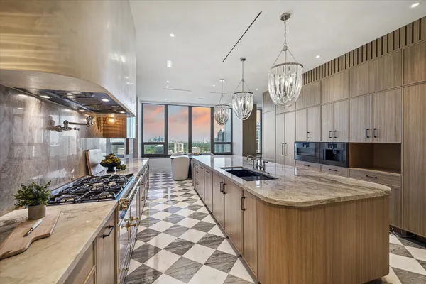 $9,997,000 | 1275 South Post Oak Lane, Unit 2502, Houston, TX 77056