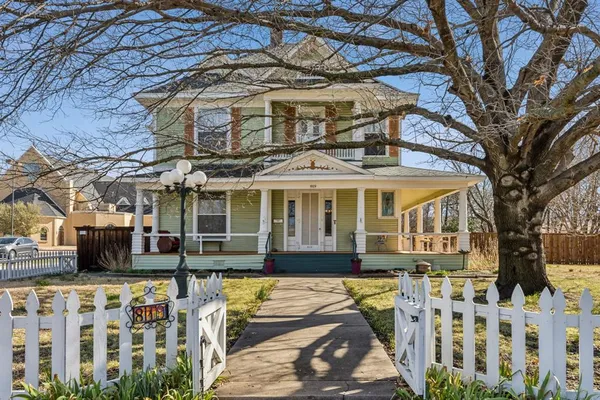 $410,000 | 819 South Crockett Street, Sherman, TX 75090
