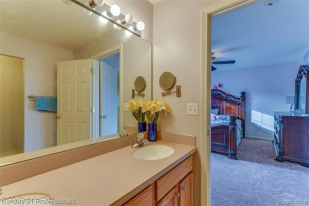 622 Cherry Orchard Road Canton, MI 48188 - Photo 17 of 40