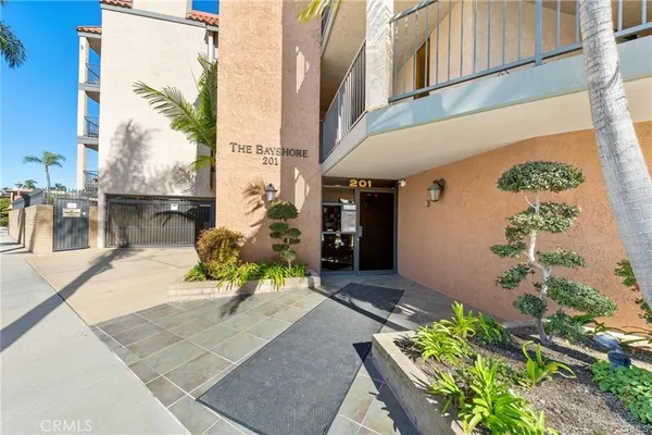 $5,500 | 201 Bay Shore Avenue, Unit 309, Long Beach, CA 90803