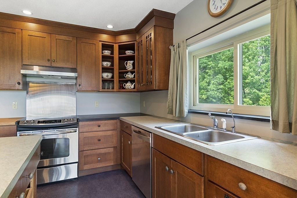 34 Floyd Hill Road Groton, MA 01450 - Photo 15 of 40 Gallery Image 15