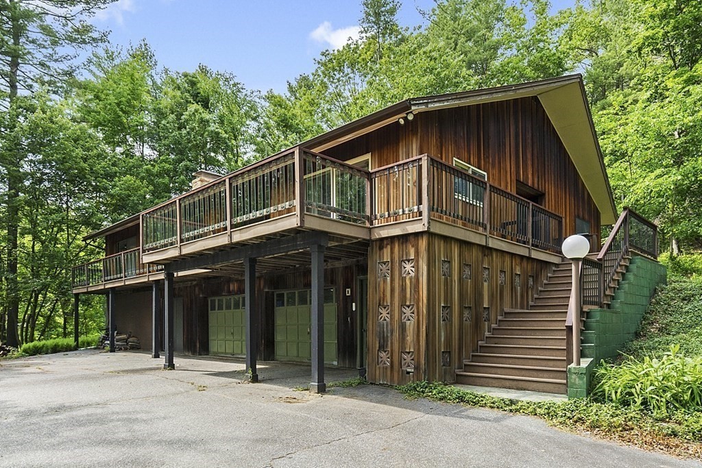 34 Floyd Hill Road Groton, MA 01450 - Photo 4 of 40 Gallery Image 4