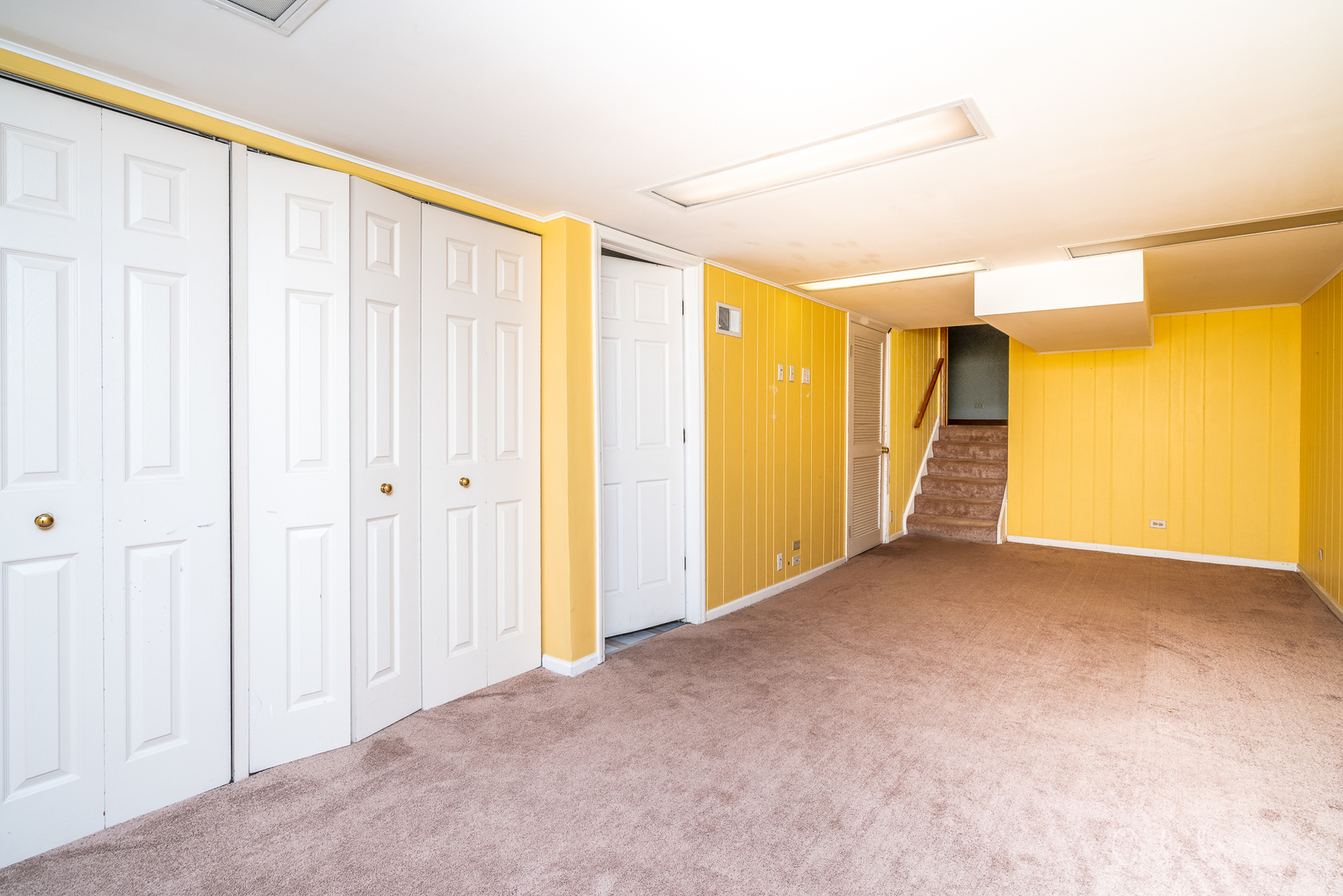 1415 Charing Cross Road Deerfield, IL 60015 - Photo 23 of 23 a view of a big room with closet and windows