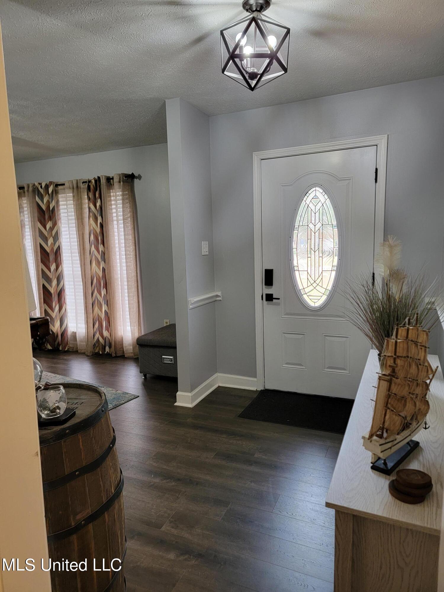 907 Rutherford Drive Jackson, MS 39206 - Photo 8 of 53 20231015_153823