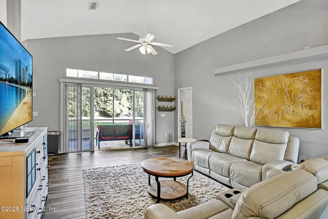 $335,000 | 20 Woodholme Lane, Palm Coast, FL 32164