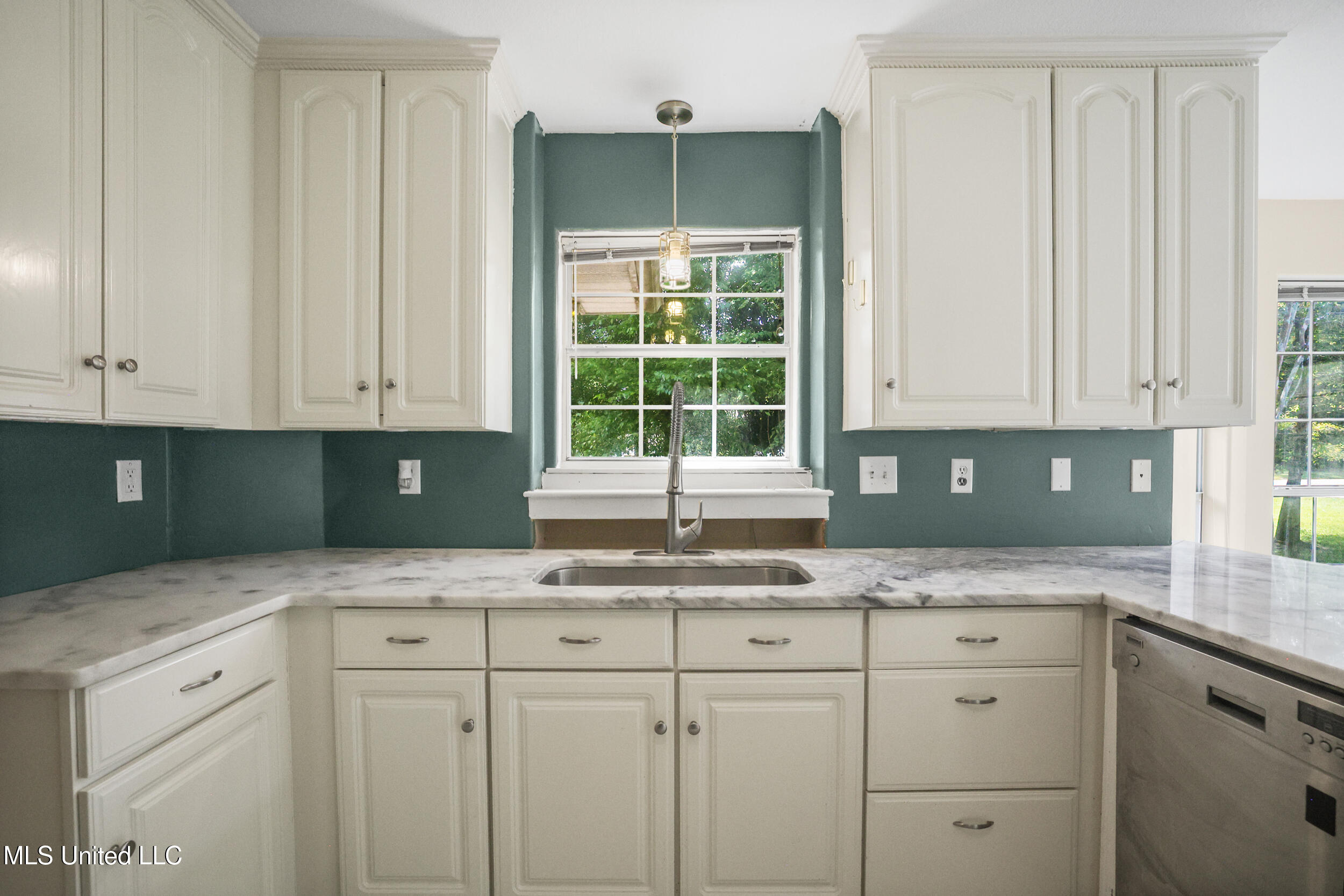 8004 Martin Bluff Road Gautier, MS 39553 - Photo 3 of 9 8004 Martin Bluff Rd_CPM_053